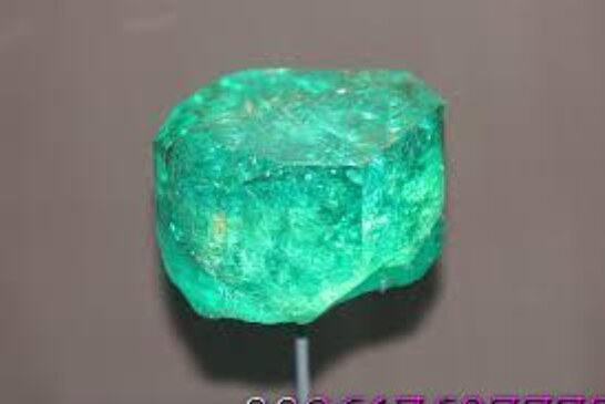 فوائد الزمرد من الناحيَّة الروحانيَّة-اقوى وافضل شيخة روحانية مغربية الشيخة ام عبد اللطيف0096176077739